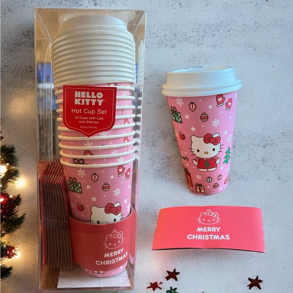 Hello Kitty Christmas Paper To Go Coffee Cups (2 Designs, 30 Cups Total) - Picture 2 of 3